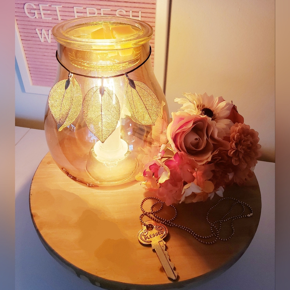 Scentsy Warmer Amber Glow 7" Tall